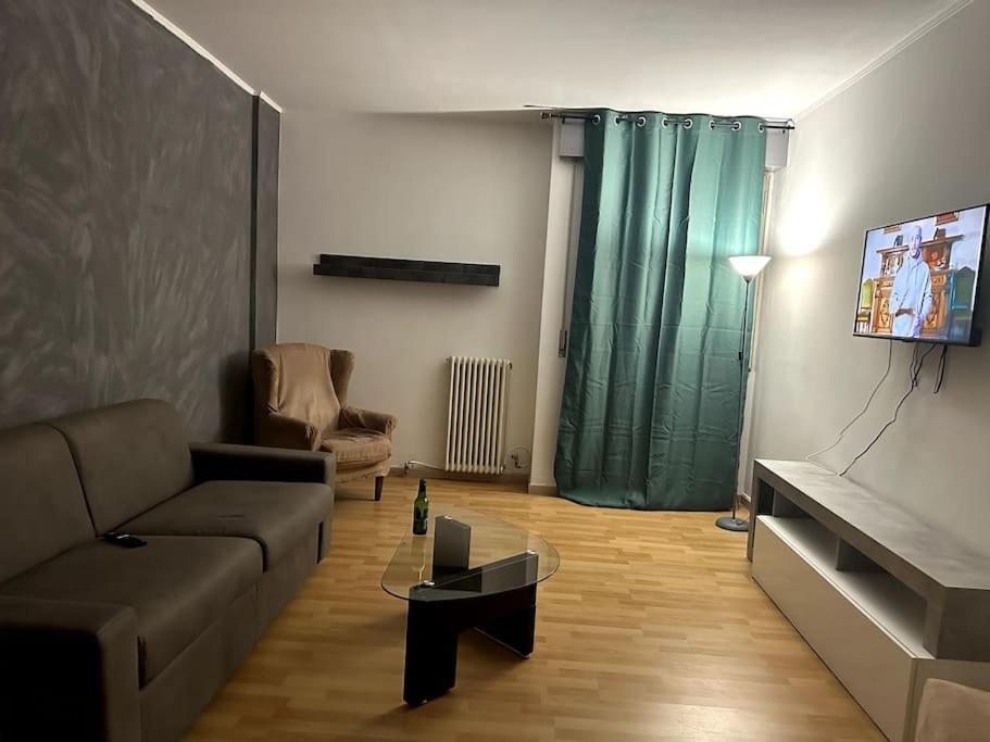 Leone D'Oro - Full Apartment Mestre Luaran gambar